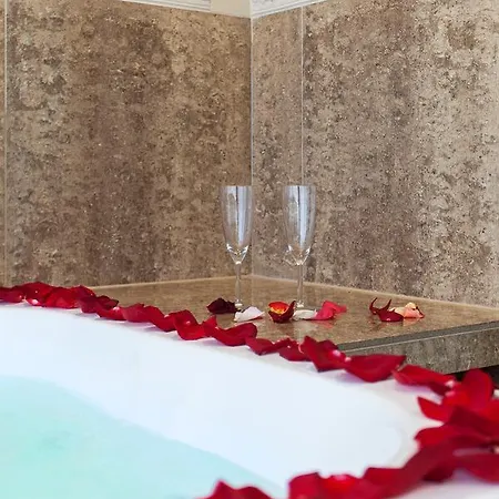Isskirtines Prabangos Apartamentai Su Jacuzzi Ir Sauna