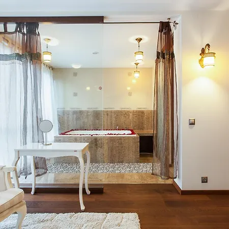 Isskirtines Prabangos Apartamentai Su Jacuzzi Ir Sauna Apartment